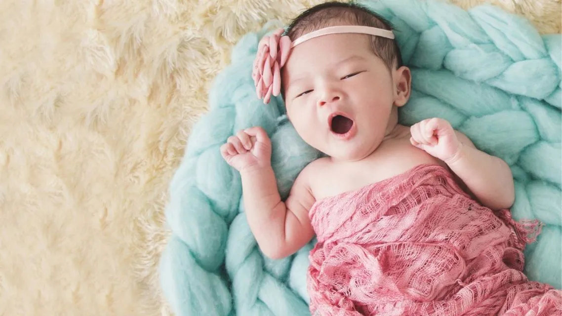 100 Nama Bayi Perempuan Jawa Pembawa Rezeki yang Cantik dan Penuh Makna untuk Si Kecil Tersayang 13 cahaya dan keberkahan
