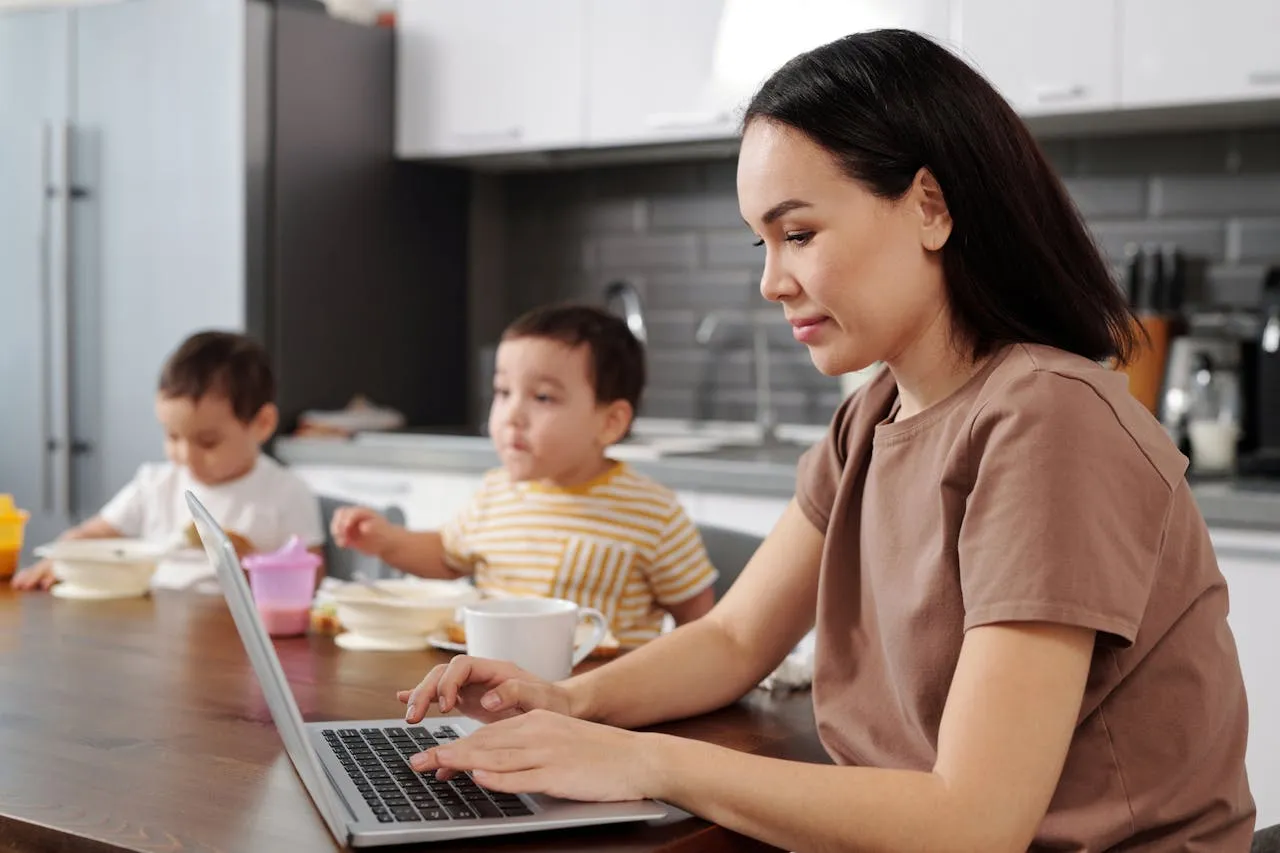 10 Pekerjaan Online yang Ideal untuk Ibu Rumah Tangga, Fleksibel dan Ringan Modal! 6