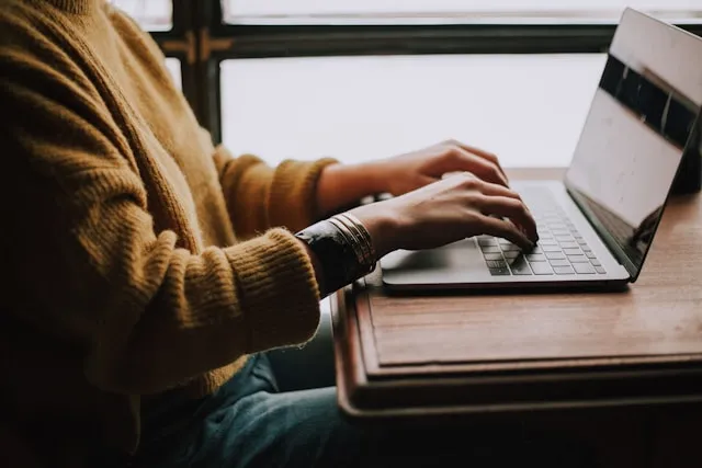 10 Pekerjaan Online untuk Pelajar dan Cara Cari Peluangnya 11 freelance content writer