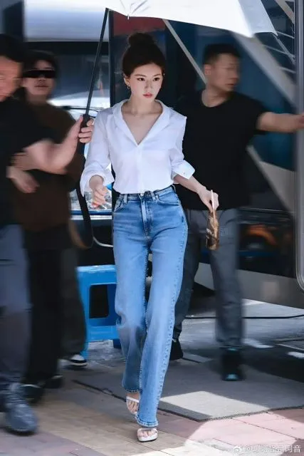 8 Ide Outfit ala Zhao Lusi di Love's Ambition Ini Jadi Inspirasi Fashion Kekinian! 10