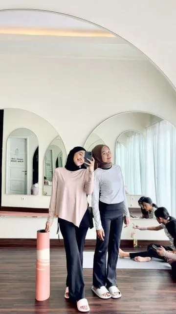 9 Model Outfit Olahraga Hijab yang Cocok dengan Style Kamu! 14