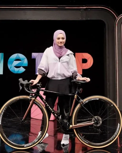 9 Model Outfit Olahraga Hijab yang Cocok dengan Style Kamu! 13