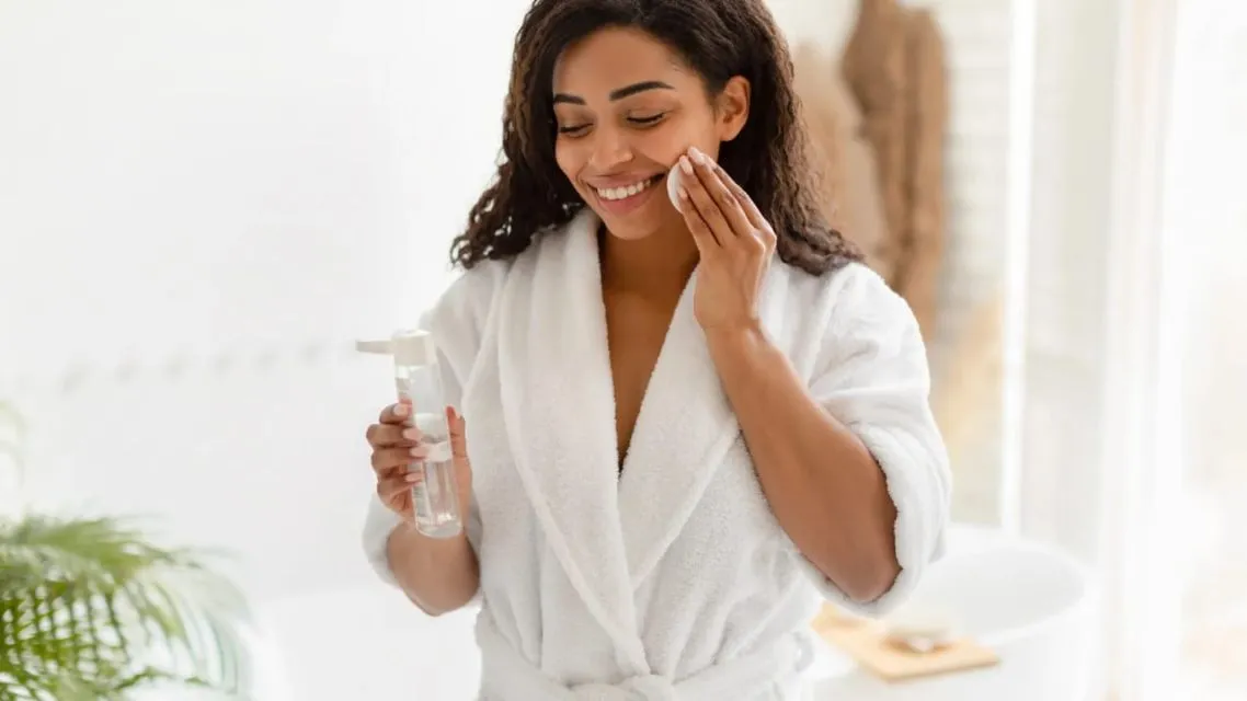 Skincare Routine di Musim Hujan: 10 Tips & Hacks biar Kulit Tetap Glowing 14 hydrating toner