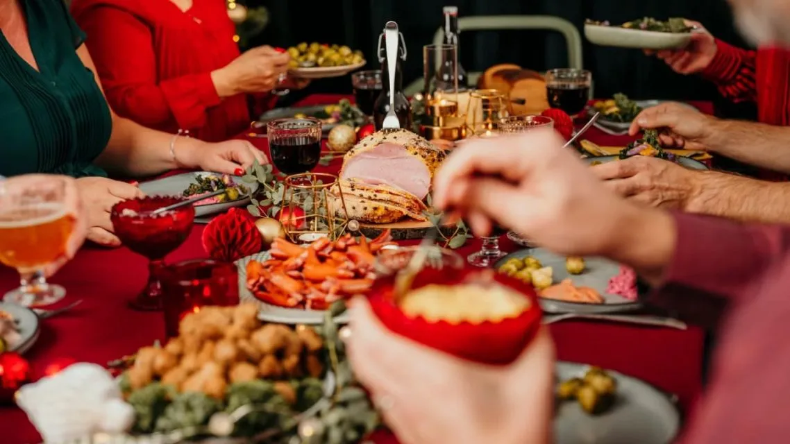 15 Hidangan Khas Natal di Berbagai Negara Paling Ikonik yang Wajib Kamu Tahu 24 Swedia â Julbord