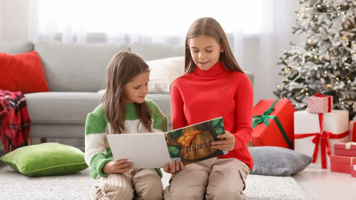 17 Ide Kado Natal untuk Anak yang Super Meaningful: Pilihan Unik, Berguna, dan Penuh Makna 19 ide kado natal untuk anak personalized books