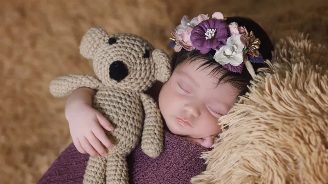 100+ Nama Bayi Perempuan Modern Paling Aesthetic, Super Elegan & Penuh Makna! 16 Nama Bayi Perempuan Modern Bertema Soft & Feminine (Sweet & Gentle)