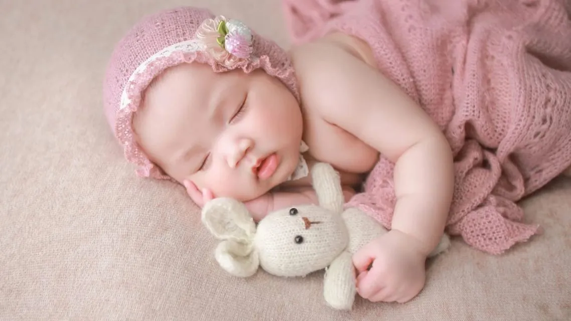 100+ Nama Bayi Perempuan Modern Paling Aesthetic, Super Elegan & Penuh Makna! 17 Nama Bayi Perempuan Modern Mix Internasional & Indonesia (ModernâLokal)