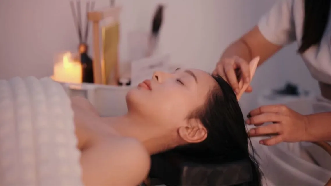 Ritual Mengatasi Rambut Rontok: 7 Langkah Ampuh yang Bikin Rambut Kuat dari Akarnya 15 eksfoliasi kulit kepala