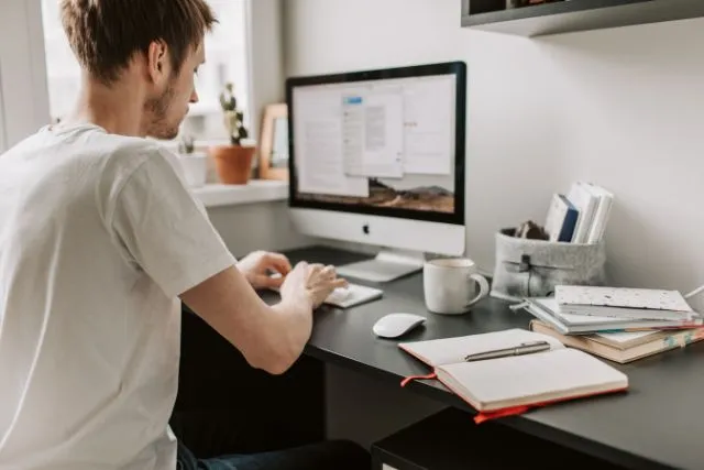 7 Ide Bisnis Online Yang Menjanjikan di 2026, Wajib Disave! 12 freelance digital marketer