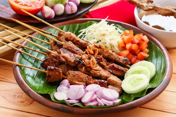 hipwee-Menu halal-bihalal sate ayam