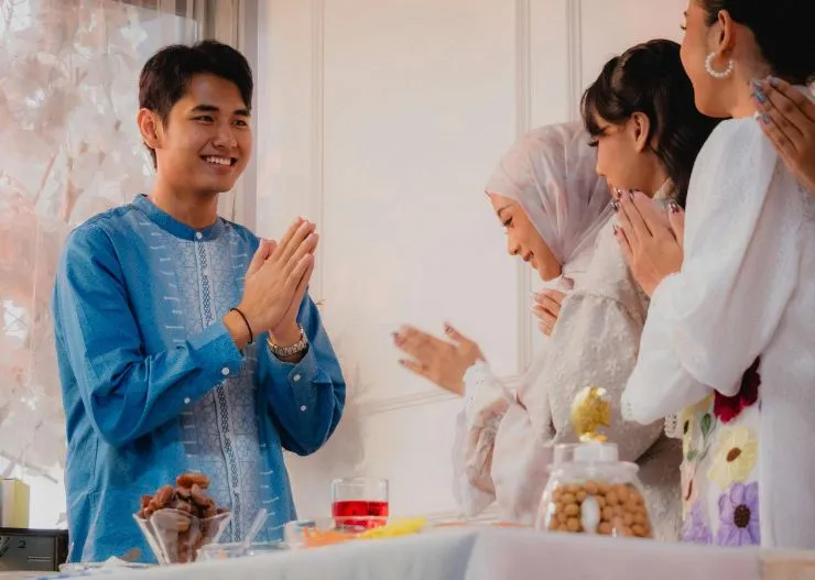 3 Teks MC Halal Bihalal Idul Fitri Simpel & Mudah Dihafal 4 teks halal bihalal keluarga