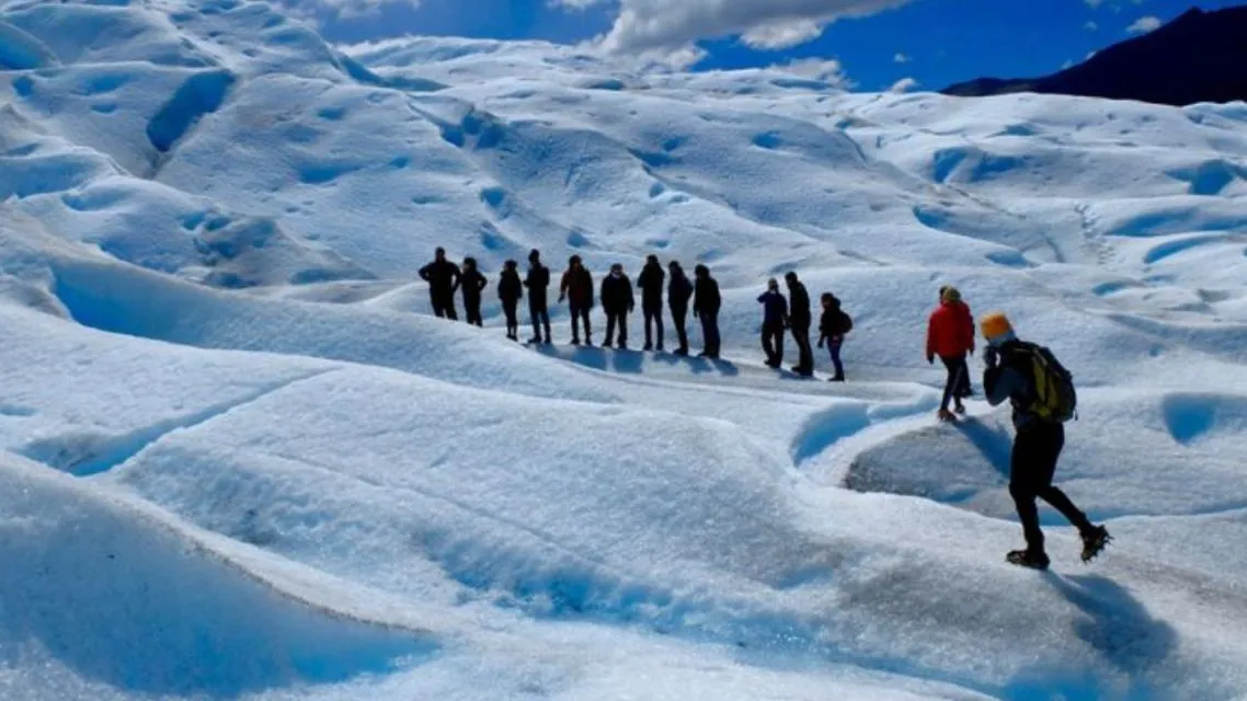 Bukan cuma di film! 7 Fakta Tentang Gletser Perito Moreno yang Bikin Kamu Pengen Langsung ke Argentina 10 Bisa Jalan-Jalan di Atas Gletsernya!