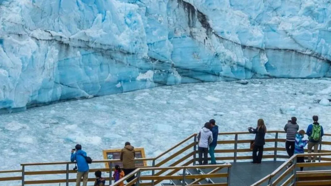 Bukan cuma di film! 7 Fakta Tentang Gletser Perito Moreno yang Bikin Kamu Pengen Langsung ke Argentina 13 El Calafate Punya Legenda Unik Soal Buah Ajaib