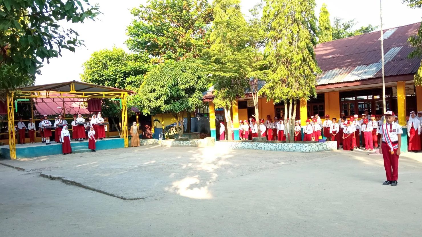 hipwee-Contoh teks sambutan pembina upacara