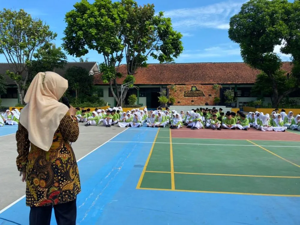 hipwee-Contoh Sambutan Perpisahan Purna Tugas Guru