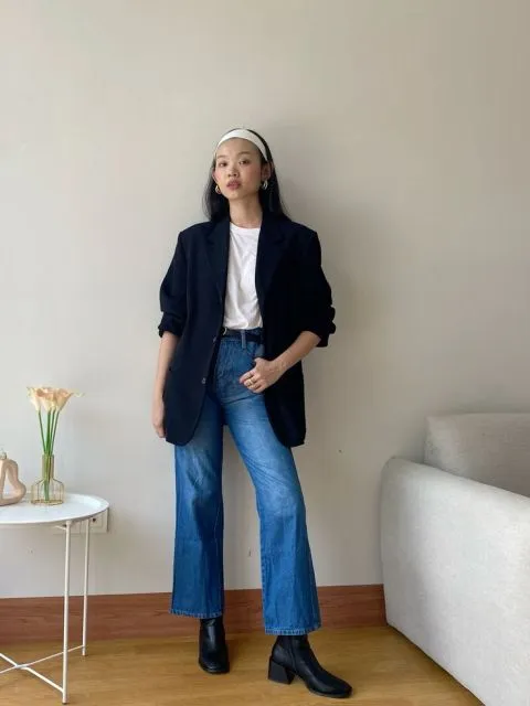 blazer santai + basic tee + dark jeans