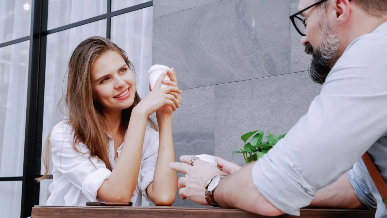 hipwee-cara mencari topik pembicaraan dengan pacar agar tidak bosan