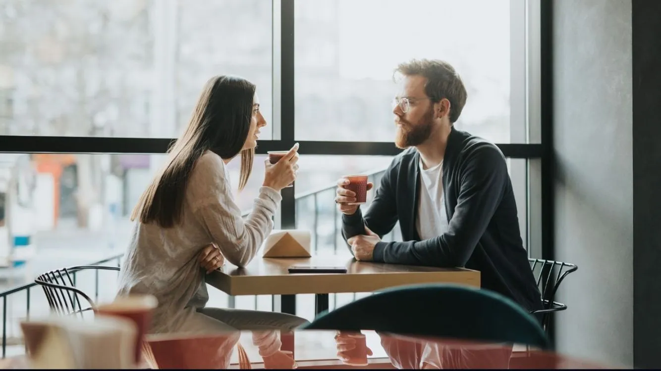 hipwee-cara mencari topik pembicaraan dengan pacar agar tidak bosan