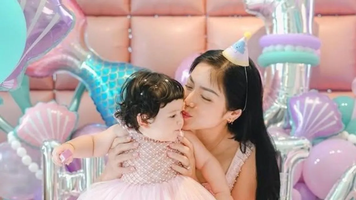 25 Nama Anak Artis Indonesia Paling Unik yang Bikin Netizen Salfok. 43 Nama anak artis indonesia paling unik (17)