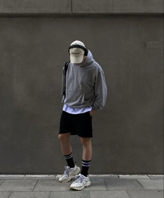 hoodie dan gym shorts