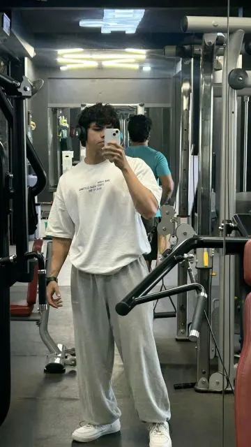 kaos polos dan jogger
