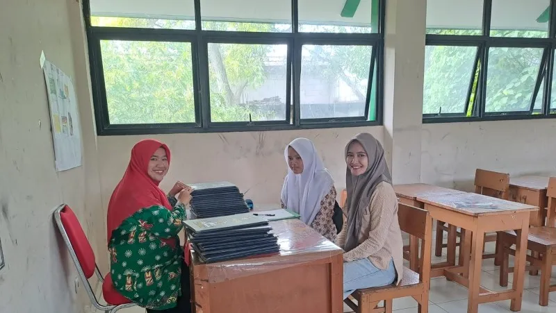 hipwee-sambutan wali kelas saat pembagian rapor