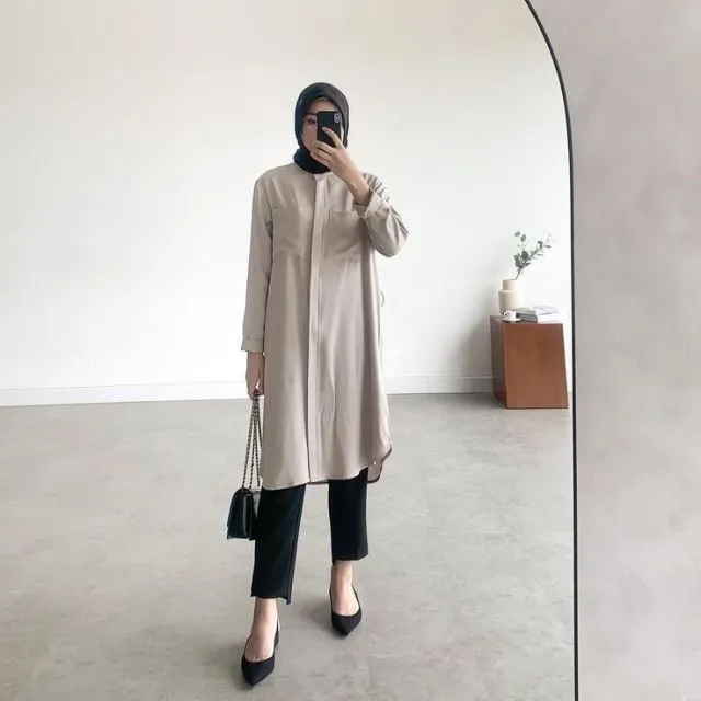 7 OOTD Melamar Kerja Hijab yang Rapi & Kelihatan Profesional 10 tunik minimalis
