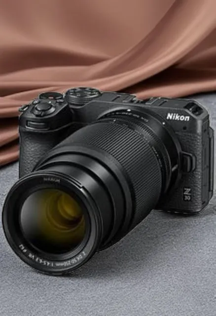 7 Rekomendasi Kamera untuk Vlog Terbaik, dari yang Mungil sampai yang Serius! 12 hipwee-Kamera untuk vlog Nikon Z30 Photo by pinterest.com/veryhq