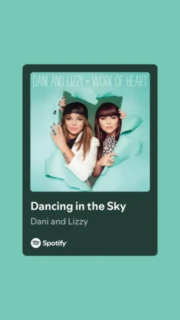 11 Lagu untuk Orang Meninggal, Cocok untuk Mengenang Orang Tersayang 20 hipwee-Lagu untuk orang meninggal Dani and Lizzy - Dancing in the Sky