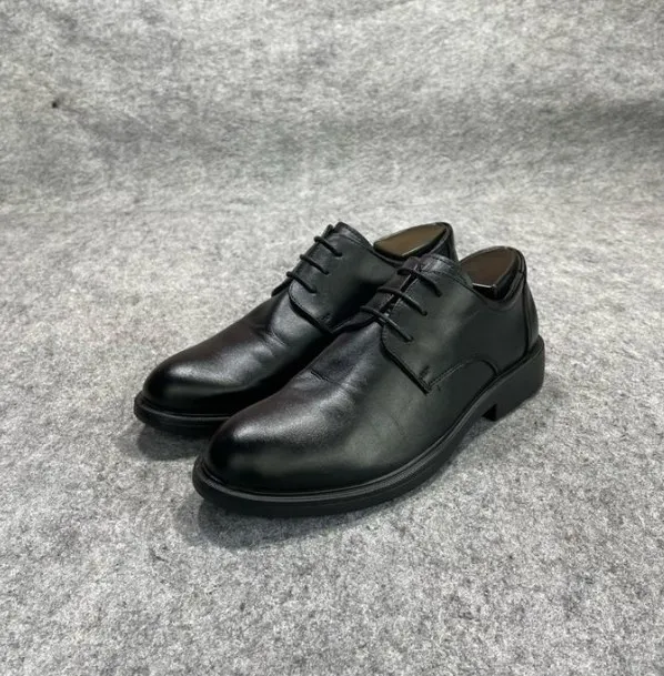 7 Jenis Sepatu Pengantin Pria Elegan untuk Hari Pernikahan 9 derby shoes