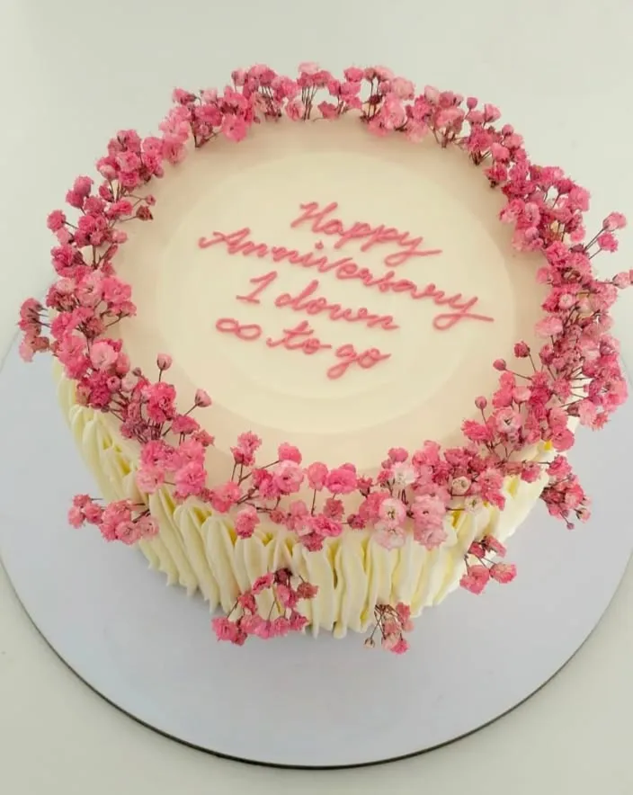 10 Ide Kue Anniversary Pernikahan yang Romantis, Simple, dan Bikin Pasangan Terharu 12