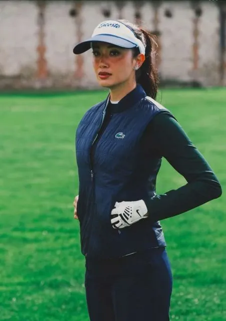 7 Outfit Golf Wanita yang Stylish dan Nyaman di Lapangan 14 layered golf outfit