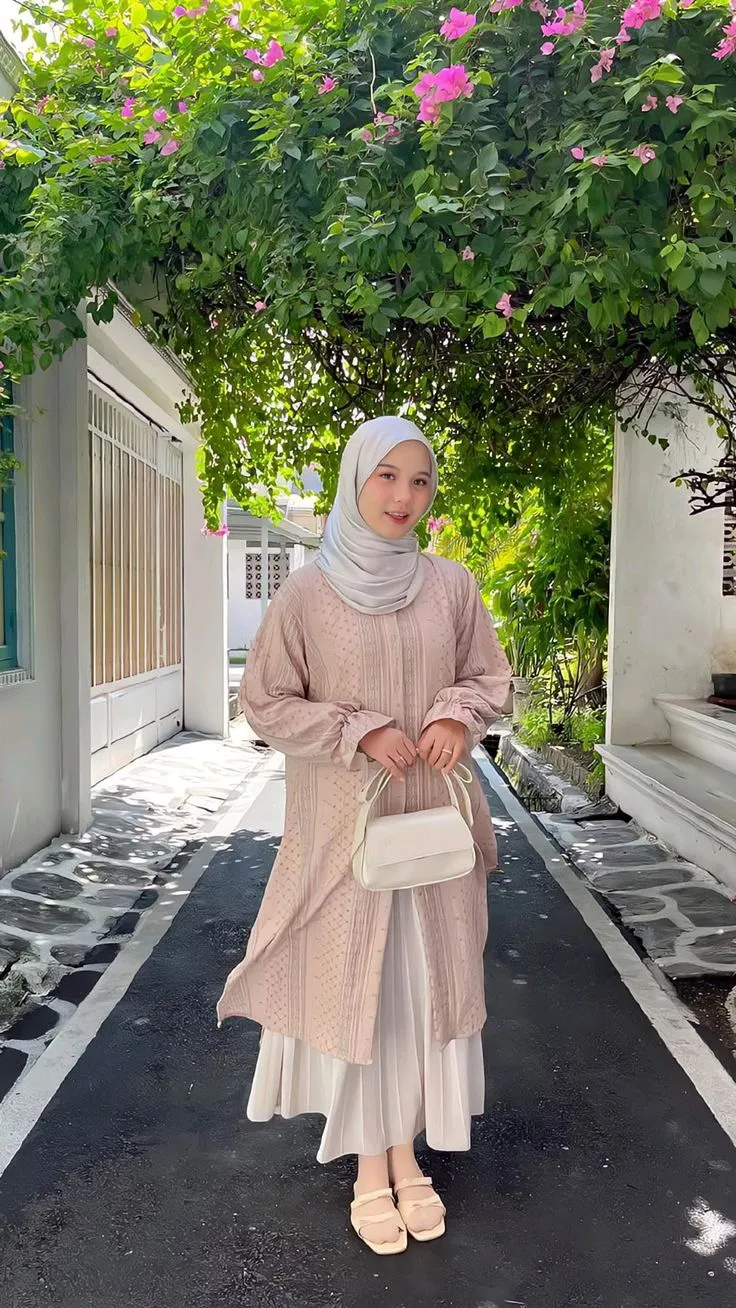 9 Outfit Ambil Raport Hijab yang Modis, Sopan, dan Bikin Pangling! 14