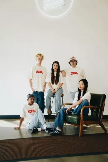 8 Outfit Foto Studio yang Bikin Hasil Jepretan Lebih Estetik dan Rapi 13