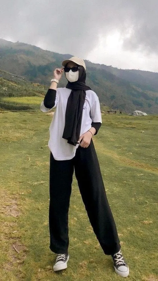 9 Inspirasi Outfit ke Kebun Binatang untuk Cewek, Nyaman Keliling Seharian 13 hipwee-outfit ke kebun binatang