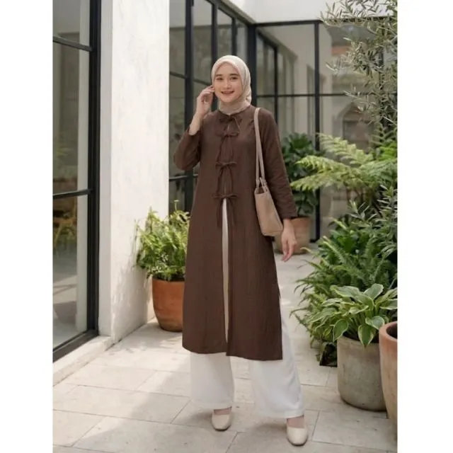 7 Outfit ke Mall Hijab yang Modis dan Nyaman Dipakai 10 outfit tunik dan celana kulot
