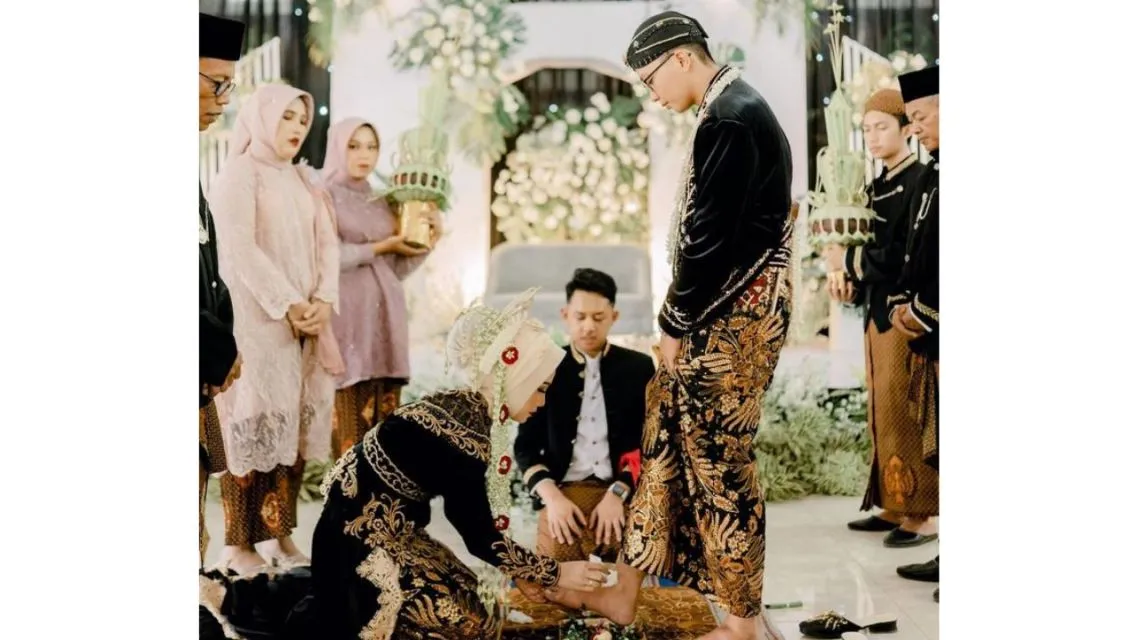 15 Prosesi Pernikahan Adat Jawa yang Sakral, Sarat Makna, dan Filosofis. 26 Prosesi dan makna pernikahan adat Jawa (10)