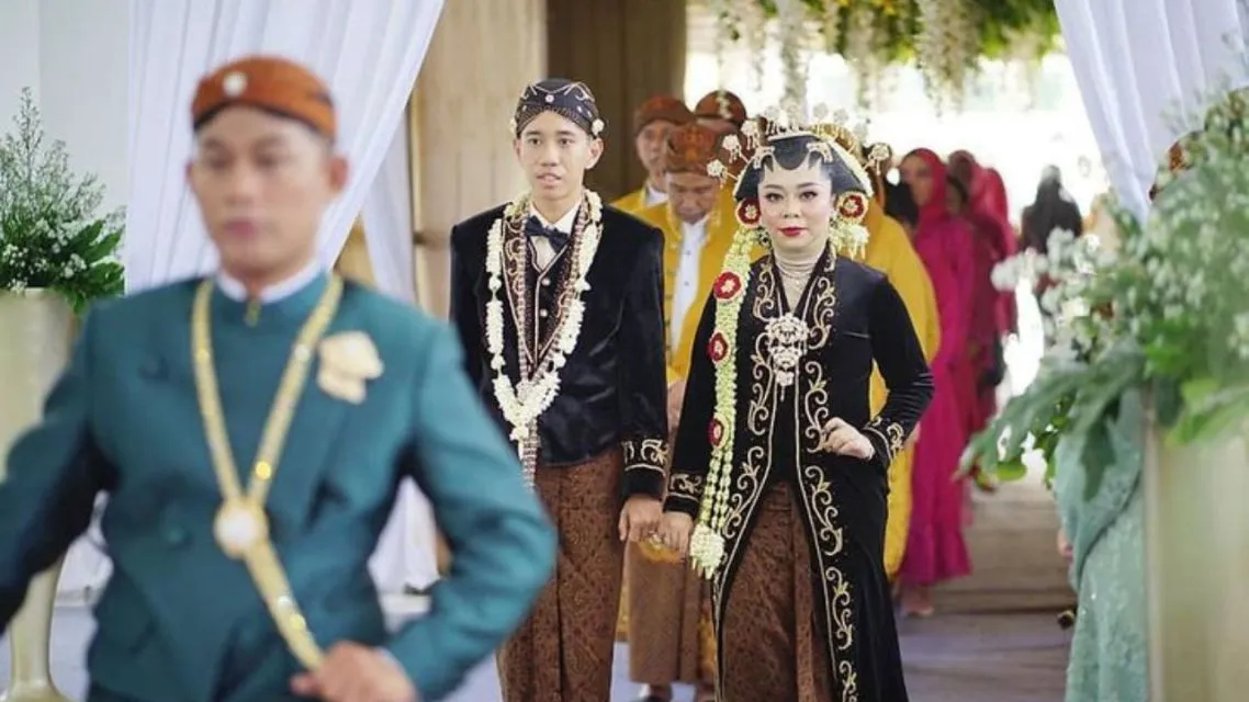 15 Prosesi Pernikahan Adat Jawa yang Sakral, Sarat Makna, dan Filosofis. 31 prosesi dan makna pernikahan adat jawa