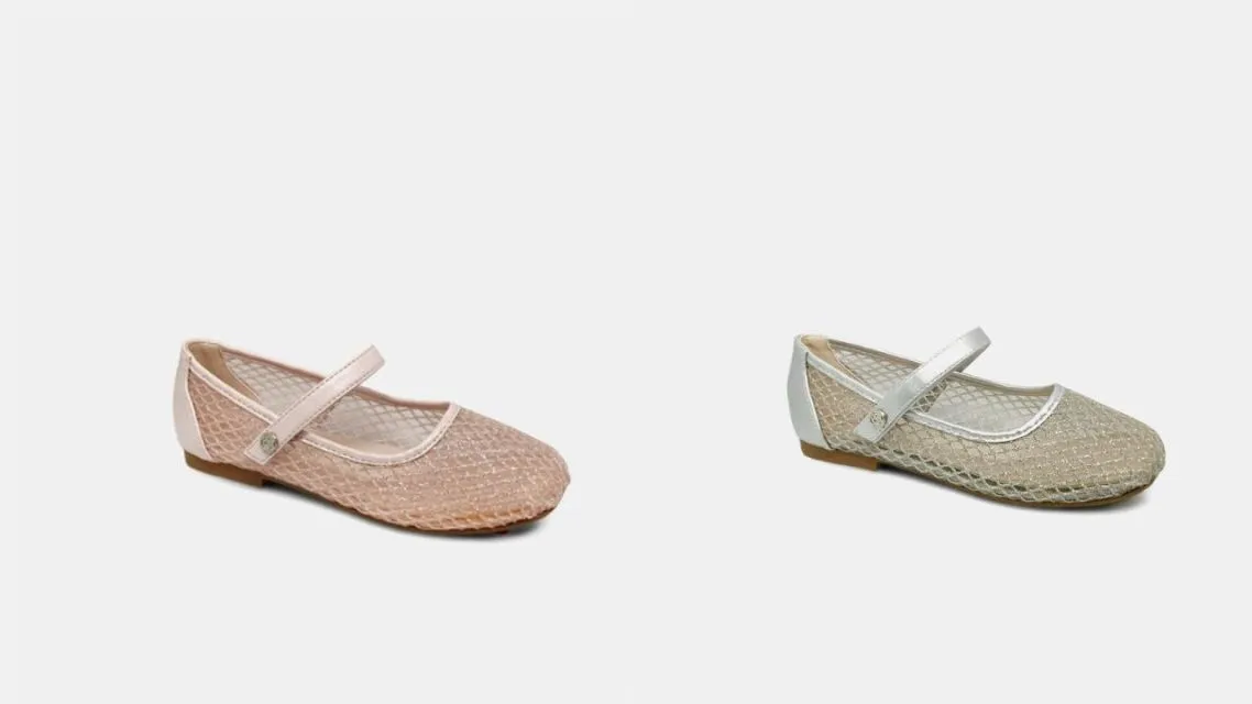 12 Sepatu Anak Perempuan SD yang Nyaman dan Stylish 14 Sepatu Anak Perempuan SD (1)