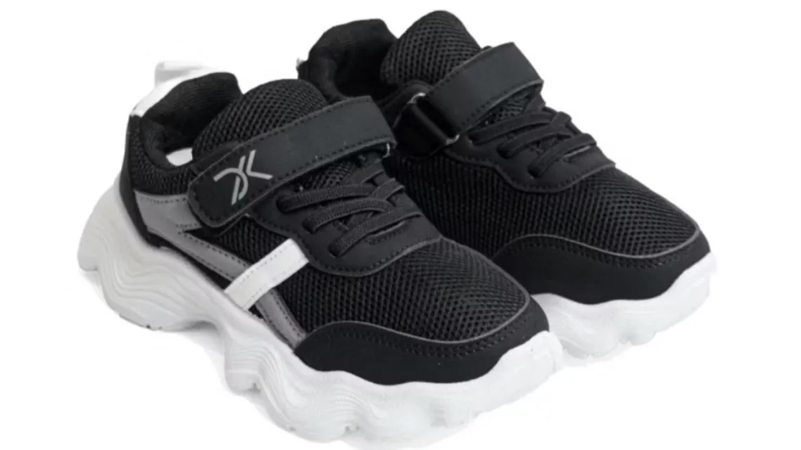 13 Sepatu Anak TK Laki-Laki yang Nyaman, Stylish dan Wajib Punya 15 sepatu TK anak Laki-Laki (1)