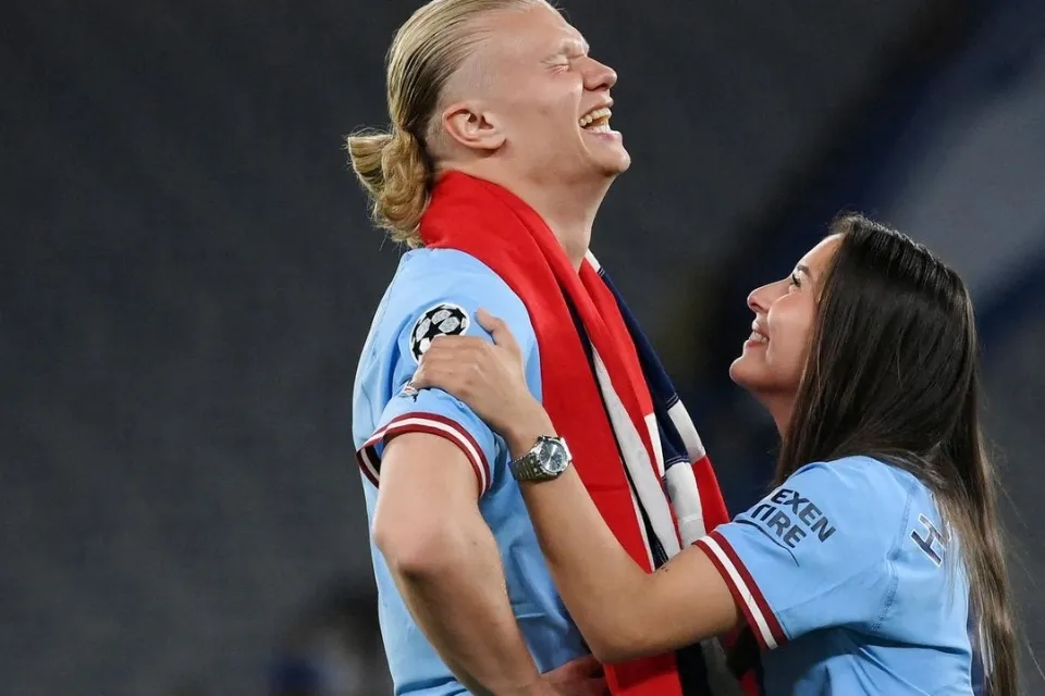 Paling Dibicarakan! 7 Fakta Menarik Erling Haaland, Monster Gol Baru di Piala Dunia 2026 13 hipwee-pacar Erling Haaland