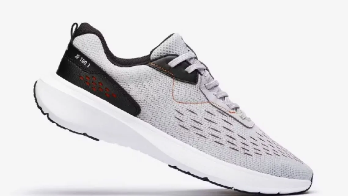 13 Sepatu Jogging Pria Terbaik 2026, Nyaman Dipakai dan Worth It untuk Berbagai Budget. 21 Sepatu Jogging Pria 7