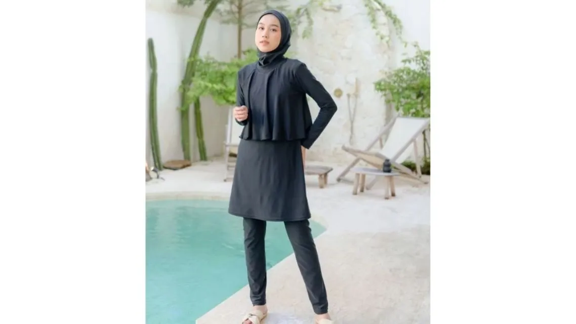Inspirasi Outfit Renang Hijab yang Modis, Nyaman, dan Tetap Bebas Bergerak di Air 13 Outfit renang hijab (1)