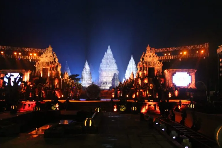 konser di candi prambanan