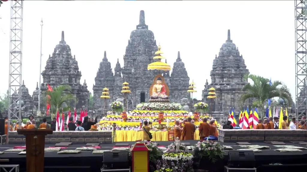 Vesak-Sewu-Temple-2