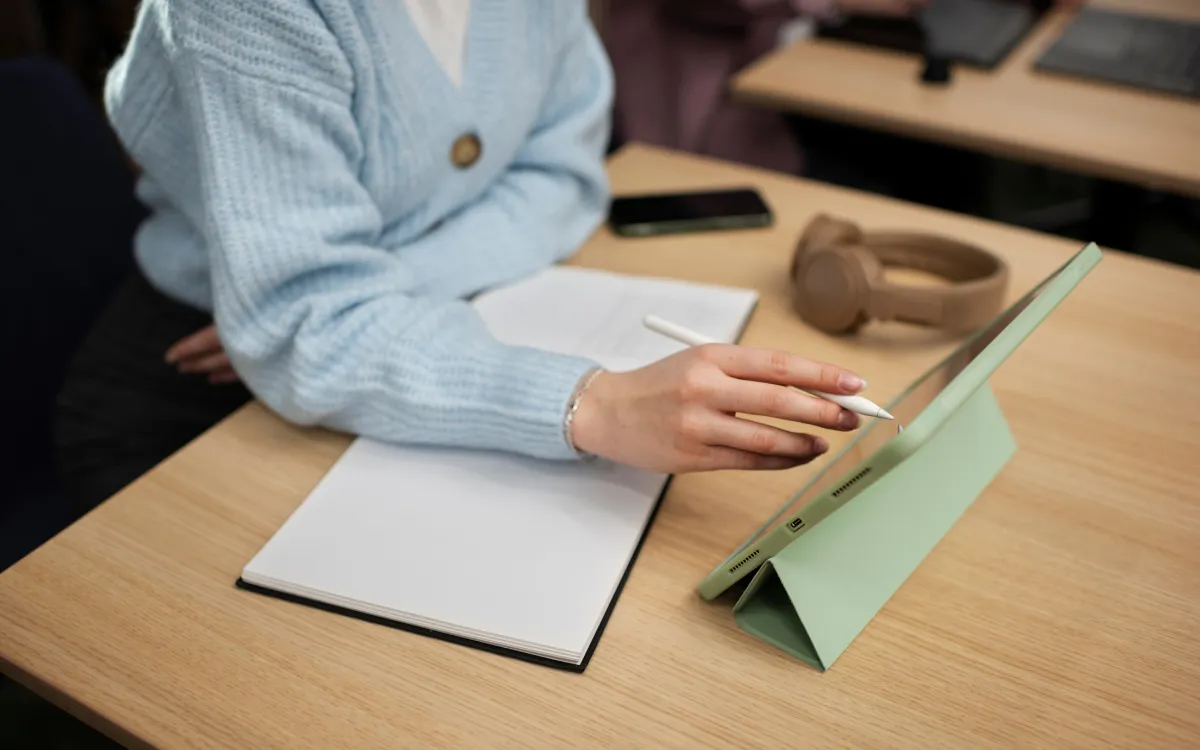 4 Tips Agar Semangat Kerja Balik Lagi, Lakukan Saat Break Kantor Yuk! 2 belajar hal baru di kantor