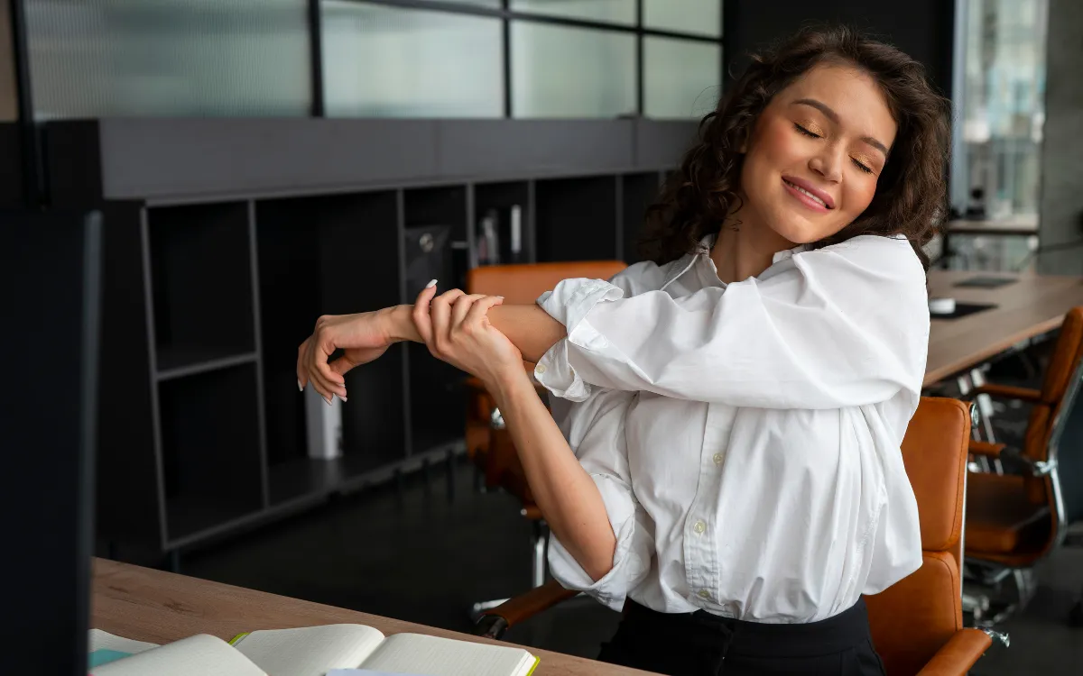 4 Tips Agar Semangat Kerja Balik Lagi, Lakukan Saat Break Kantor Yuk! 1 olahraga ringan di kantor