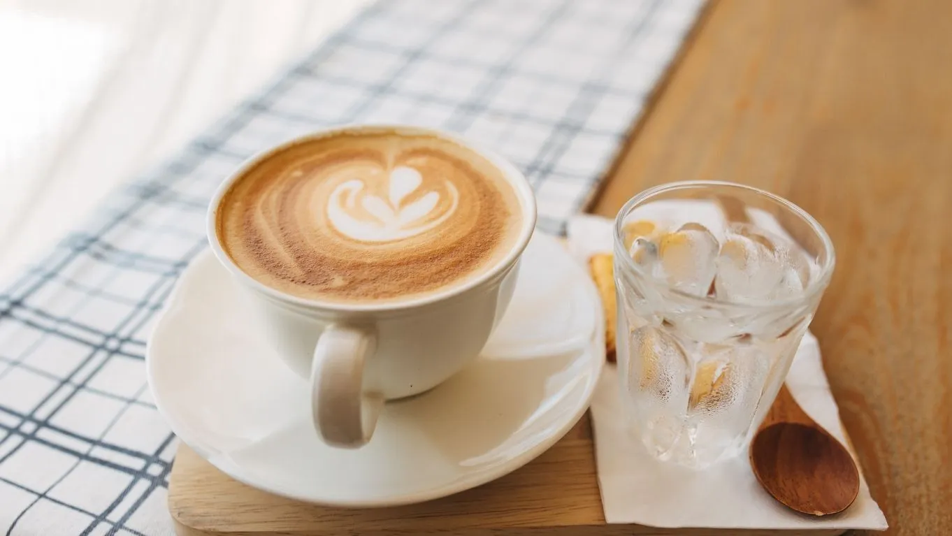 Klasik dan Nikmat! Ini Cara Membuat Coffee Latte di Rumah 2 resep dan cara membuat coffee latte klasik