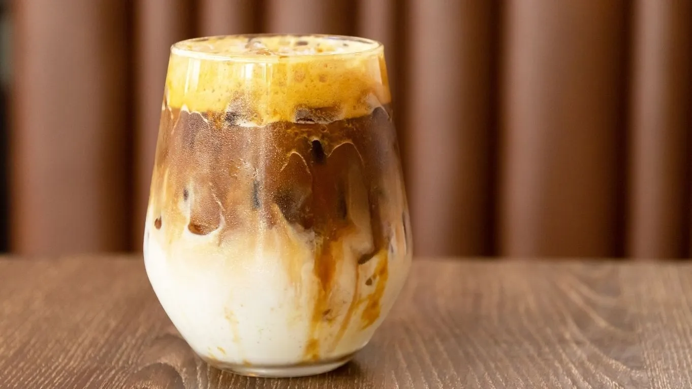 Resep Caramel Macchiato dan Cara Mudah Membuatnya di Rumah 1 resep dan cara membuat iced caramel macchiato