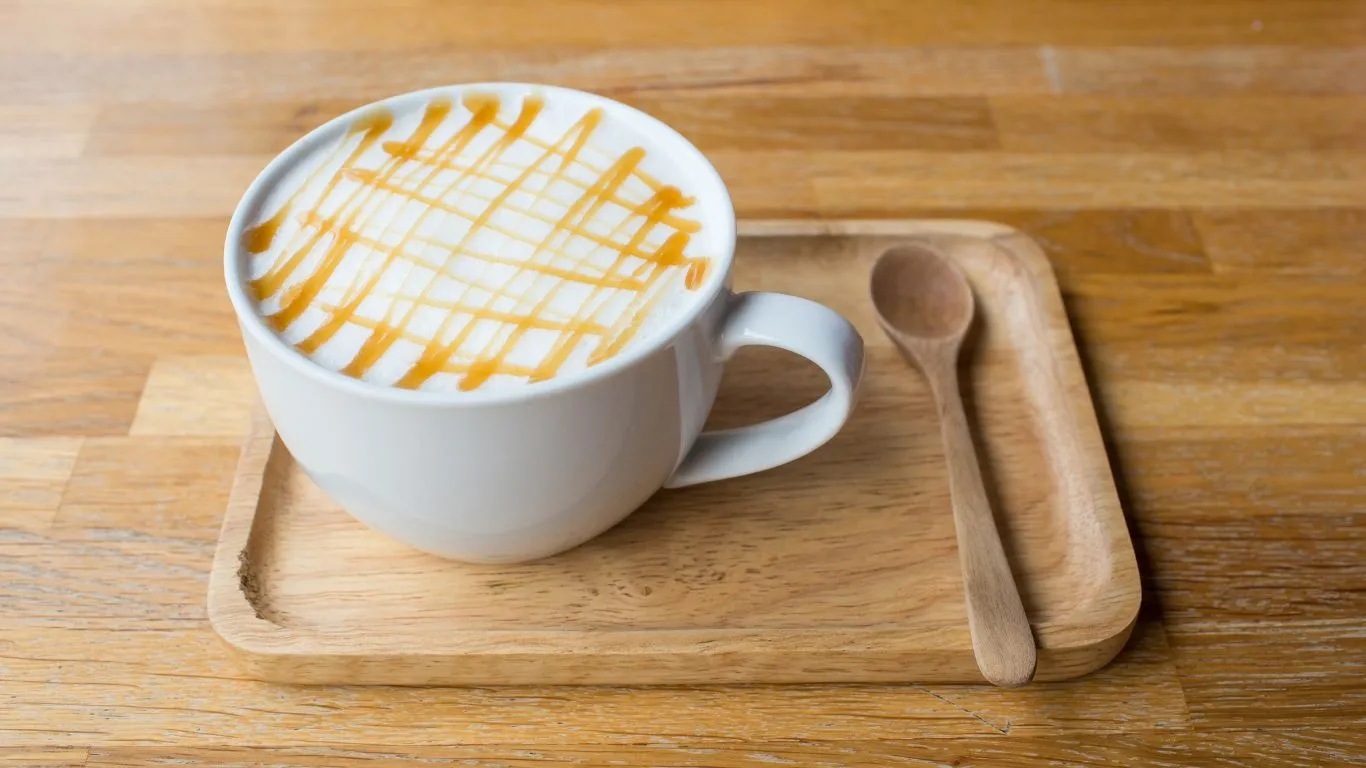 Resep Caramel Macchiato dan Cara Mudah Membuatnya di Rumah 2 resep hot caramel macchiato dan cara membuatnya